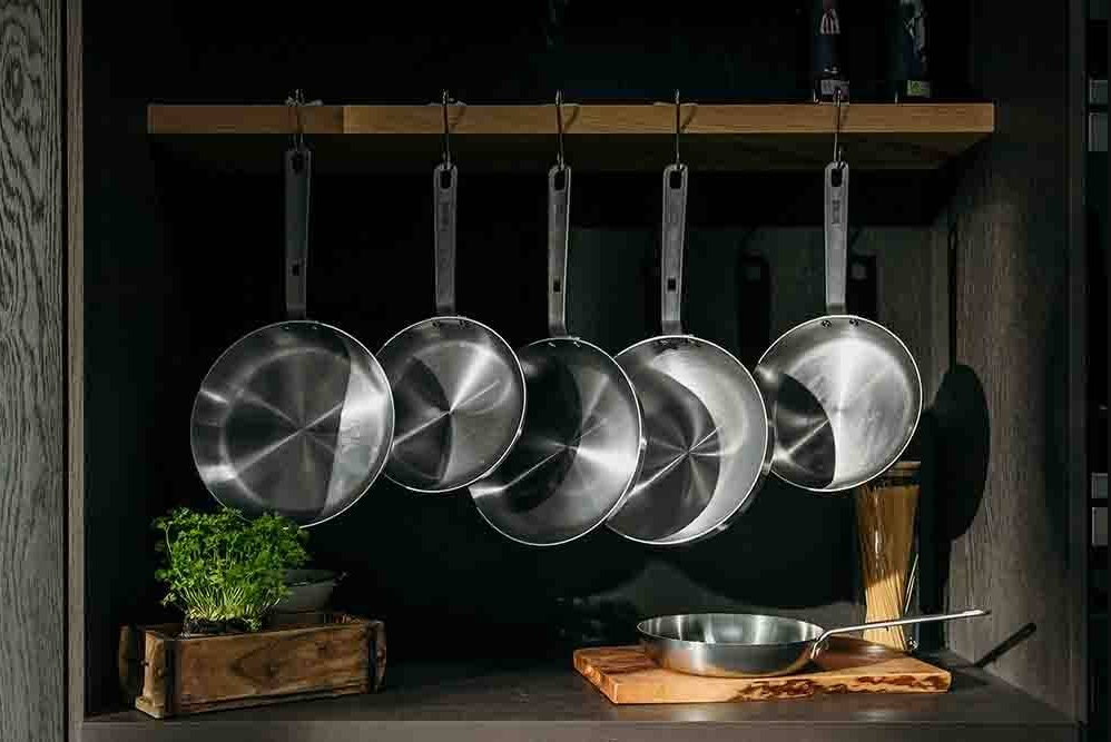 Нержавеющая сталь даст наилучшую хрустящую корочку вашему мясу